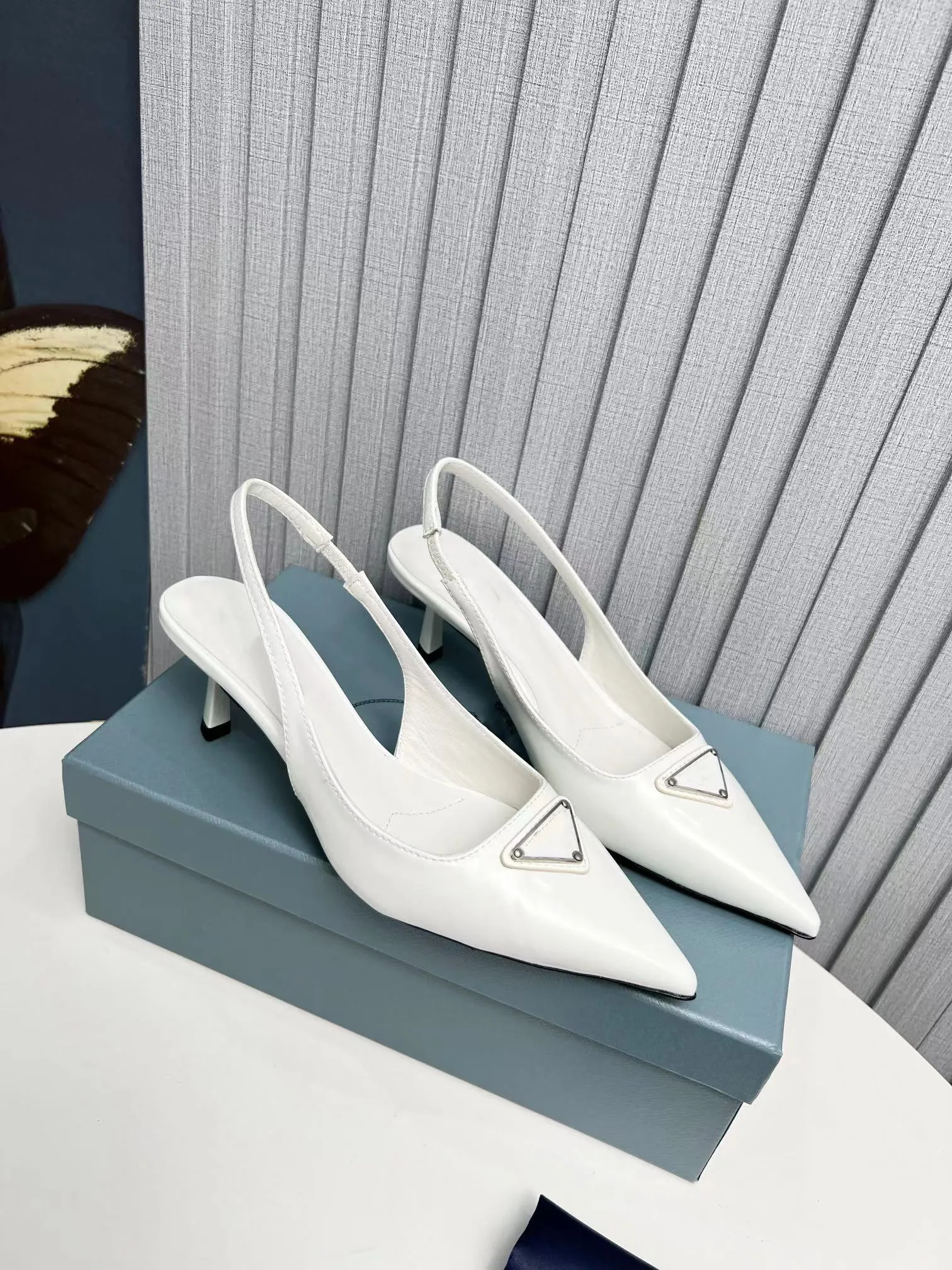 ANYA - Decollet&eacute; Slingback In Pelle Nera Con Punta Quadrata