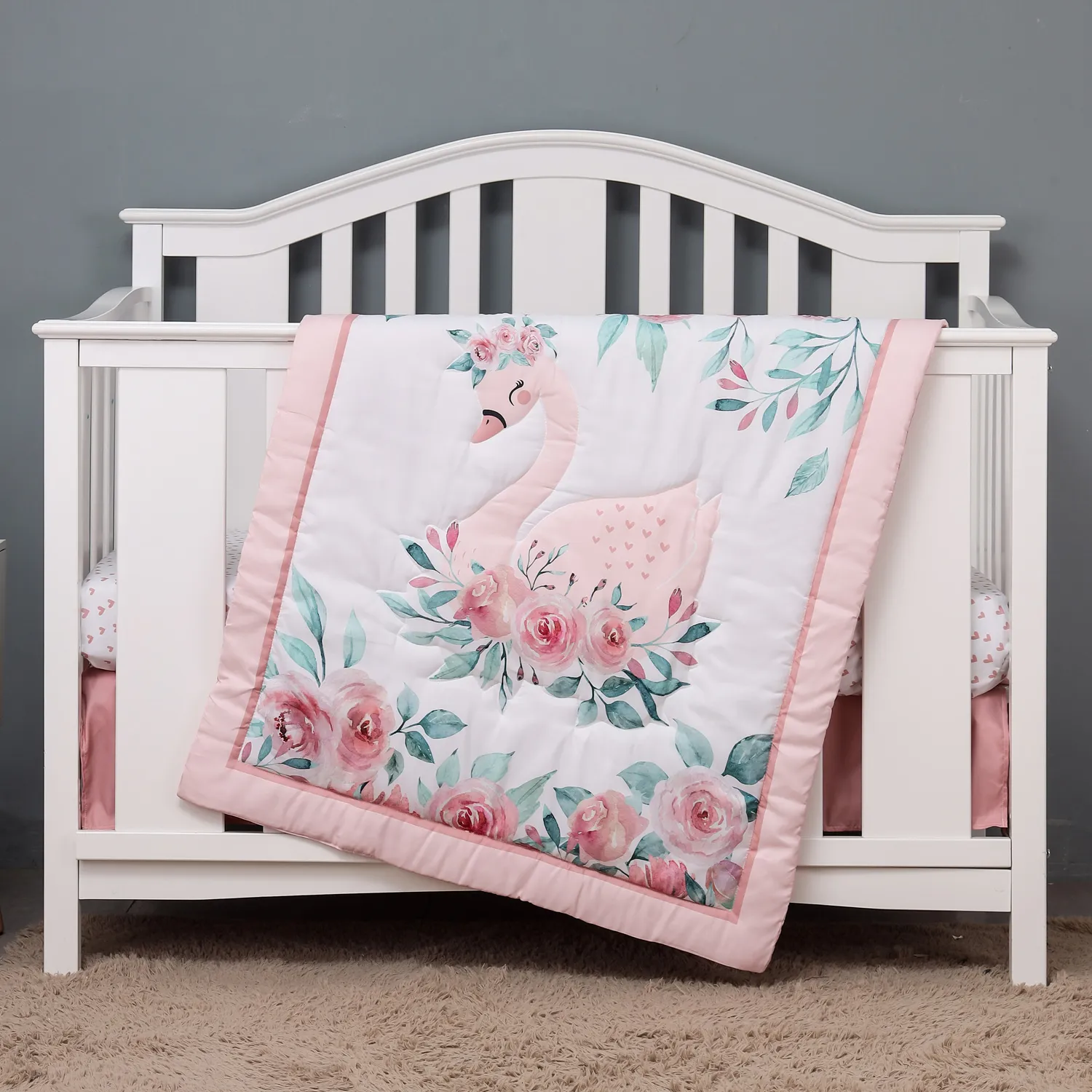 Sängkläder sätter 3st Micro Fiber Borsted Baby Crib Sängkläder Swan and Flower Design för flickor inklusive quilt crib ark Crib kjol 230510