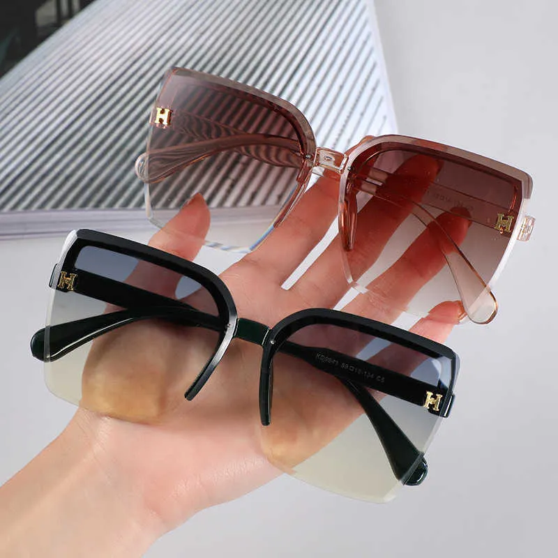DHgate.com:Female H Brand Summer Travel UV Protection Box