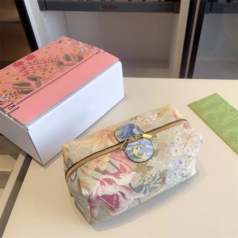 Damska luksusowa kosmetyczka marki Designer Klasyczna kosmetyczka Fashion Floral Washbag Skórzana kosmetyczka Damskie akcesoria podróżne