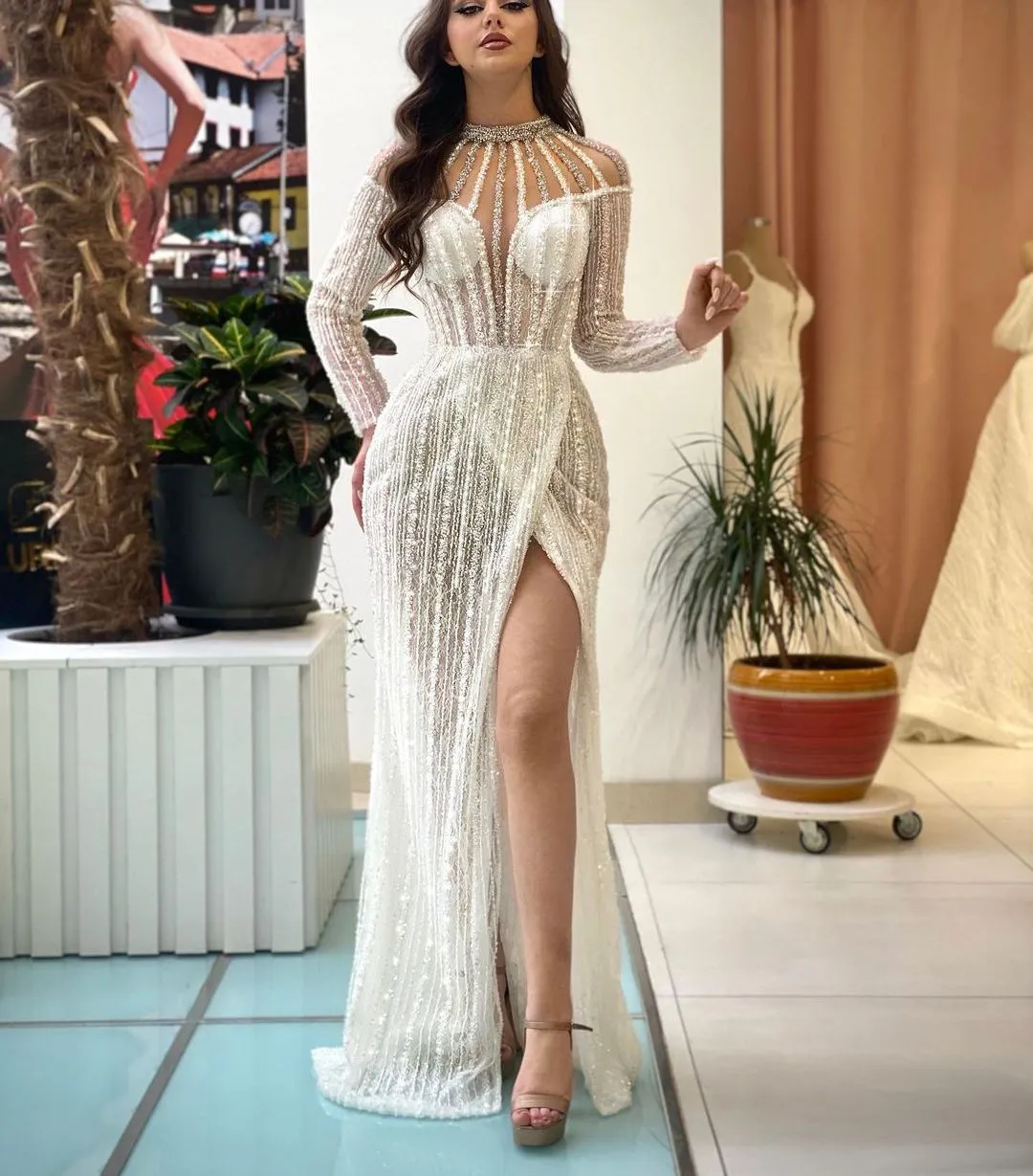 Elegant Mermaid Prom Dresses Long Sleeves V Neck Halter Appliques Sequins Beaded Lace Floor Length Side Slit Zipper Evening Dress Bridal Gowns Plus Size Custom Made