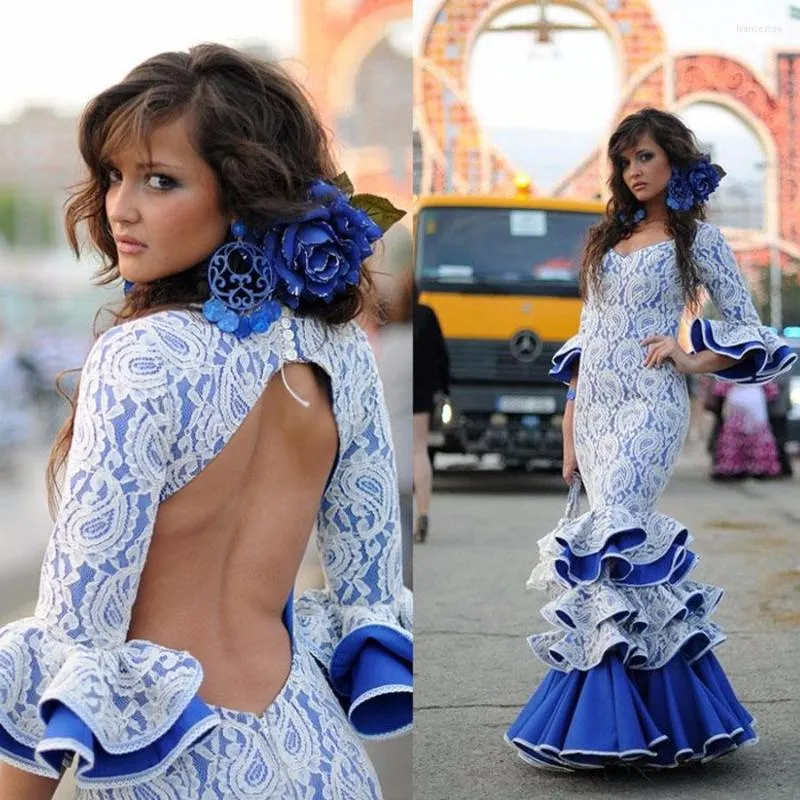 Lässige Kleider, blaue Meerjungfrau, Maxi-Abschlussballkleid aus spanischer Spitze, ausgestellte Ärmel, maßgeschneidertes, plissiertes Tanzkleid, rückenfrei, geschichtet, üppig lang