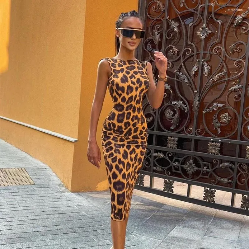 Casual Dresses Fashion Leopard Print Sexig rygglös kvinnlig sommar Slim Fit Skinny O Neck Dressy Cotton Street Trend Women's Clothing