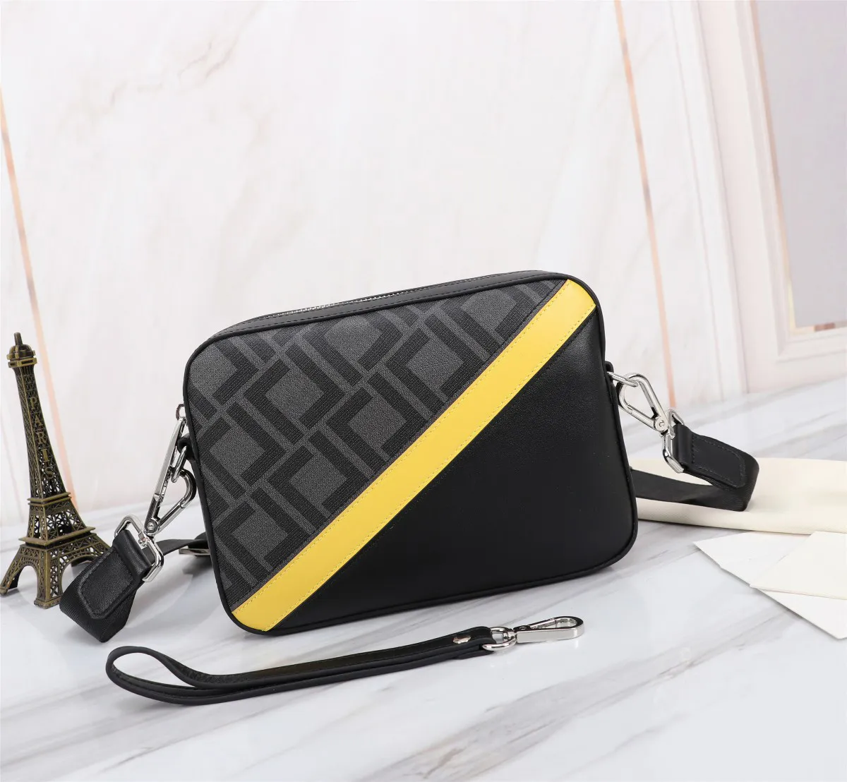 Messenger style camera bag discount