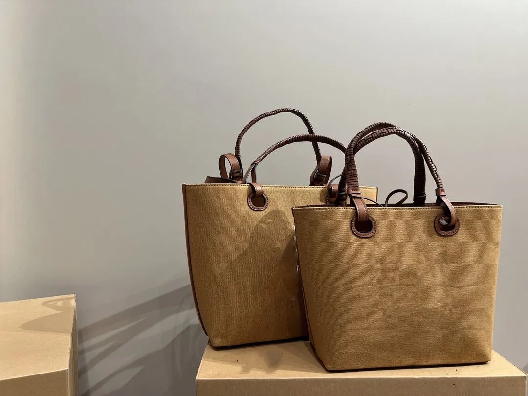 Nouveau sac à main en cuir véritable avec sac fourre-tout de grande capacité, sac à la mode pour femmes de style européen et américain, le dernier modèle