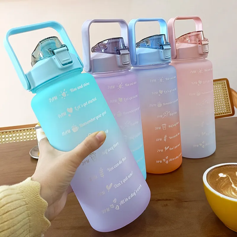 Bottiglie d'acqua 2 litri Sport motivazionali per bere con adesivi segnatempo Bicchieri di plastica riutilizzabili portatili 230510