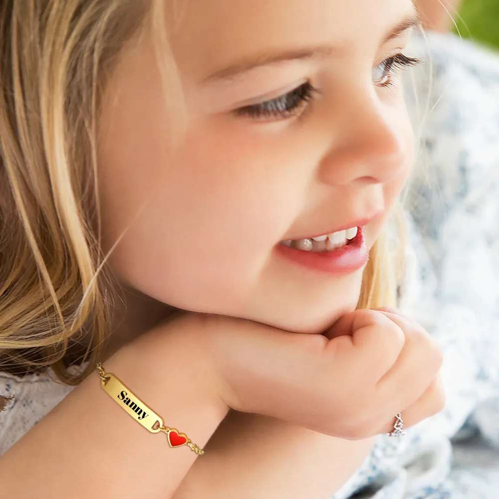 Bracelet bébé coeur personnalisé pour fille garçon, bracelet nom d'identité gravable, cadeau d'anniversaire chaîne en acier inoxydable personnalisé