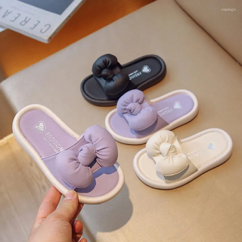 Slipper Girls Slippers Симпатичные луки детские туфли летние не скользящие пляжные сандалии на открытом воздухе мягкое дно Большие повседневные детские квартиры