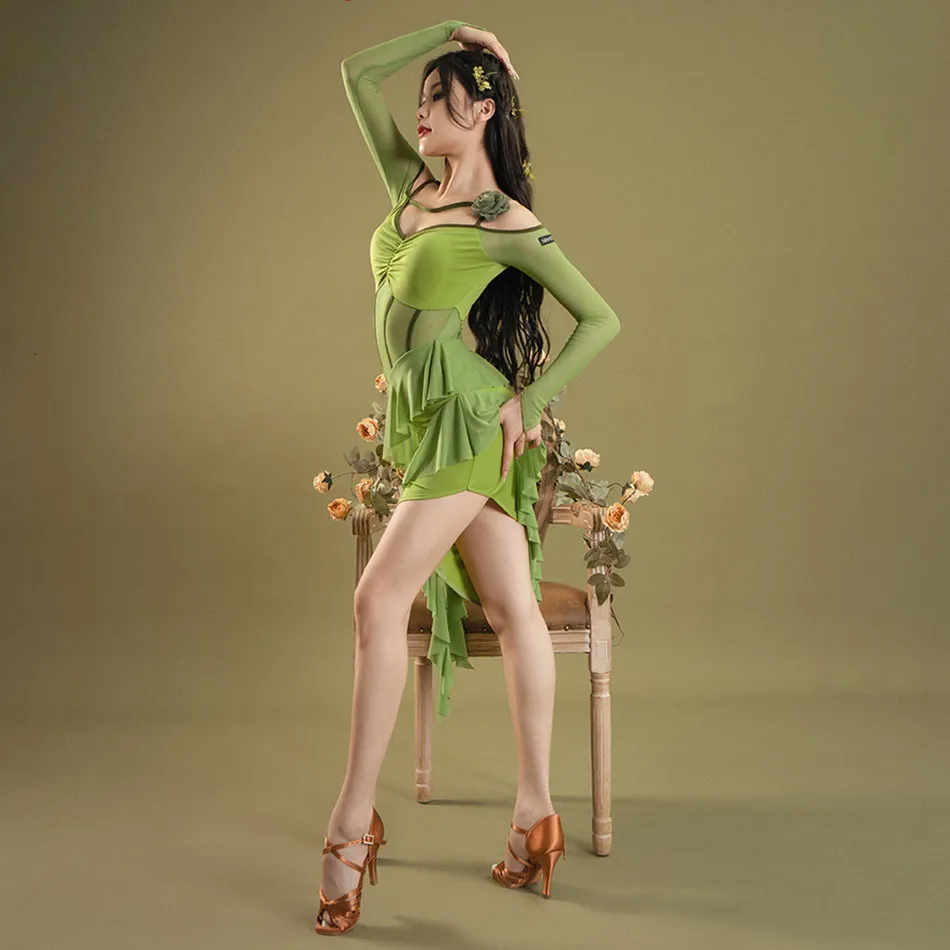 Sexig kjol Sexig grön kvinnlig latin danklänning långärmad höstbalkrum danskläder mesh lapptäcke cha samba rumba dräkter l9867 230511