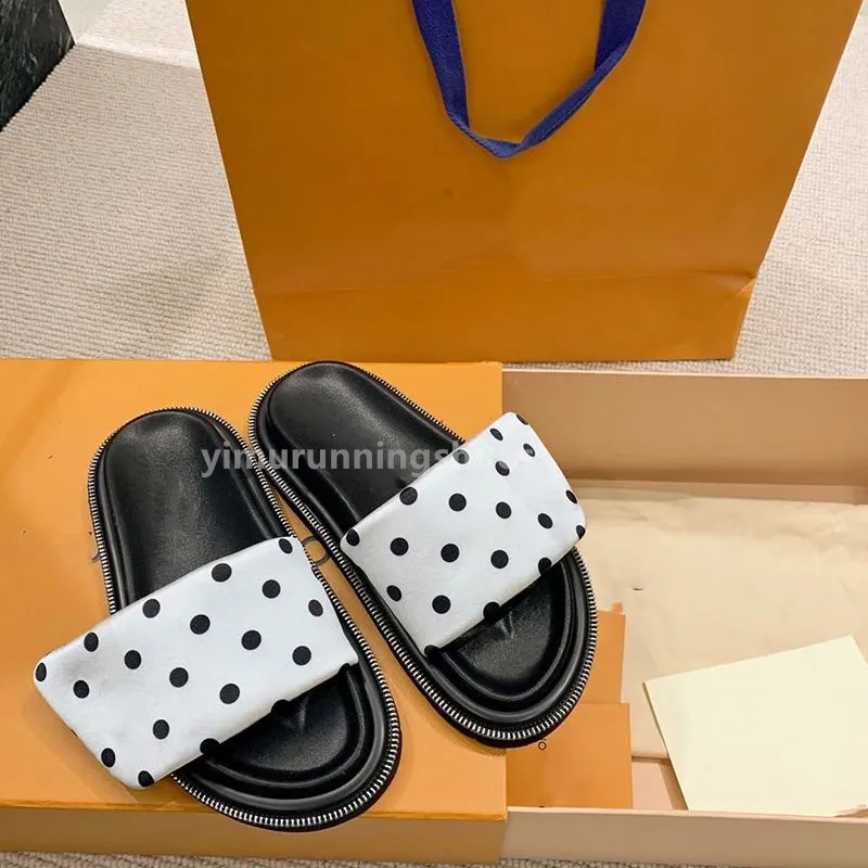 Luxury Pool Pillow Mules Designer Women Sandals Sunset Flat