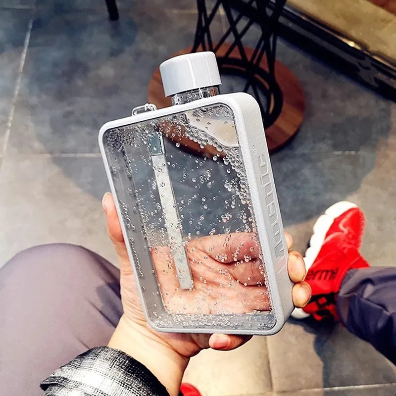 Bouteille d'eau plate en plastique anti-fuite carrée transparente Portable A5  bouteille d'eau en