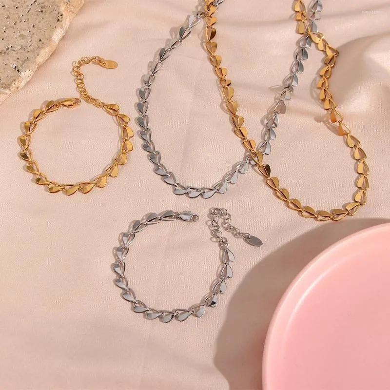 Collier boucles d'oreilles ensemble élégant plaqué or 18 carats creux coeur colliers ras du cou haute qualité résistant à l'eau bracelets pour femmes filles quotidien