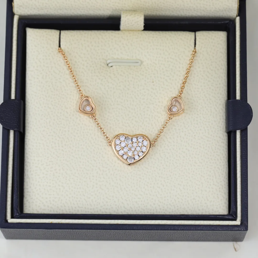 新しいネックレス女性のハッピーダイヤモンドラブペンダントvゴールドホワイトフリチラリアダイヤモンド透明な3つのハートカラーチェーン