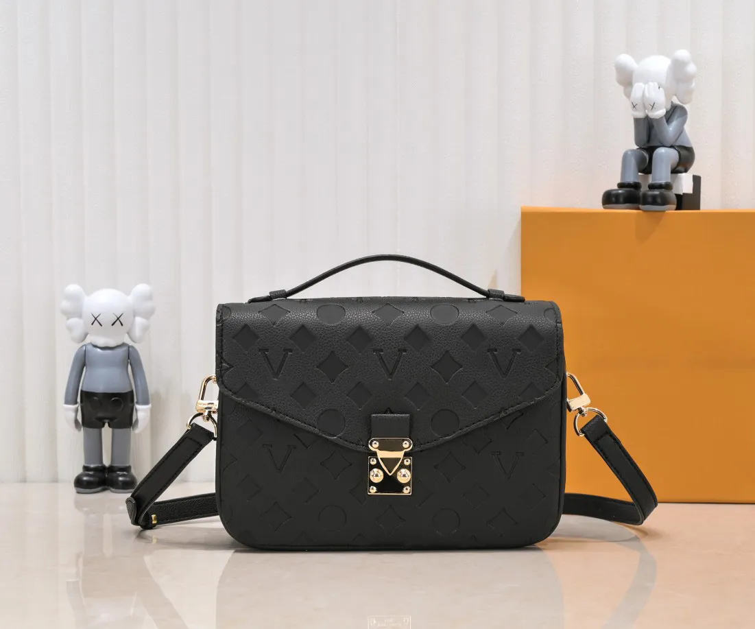 Ladies black online messenger bag