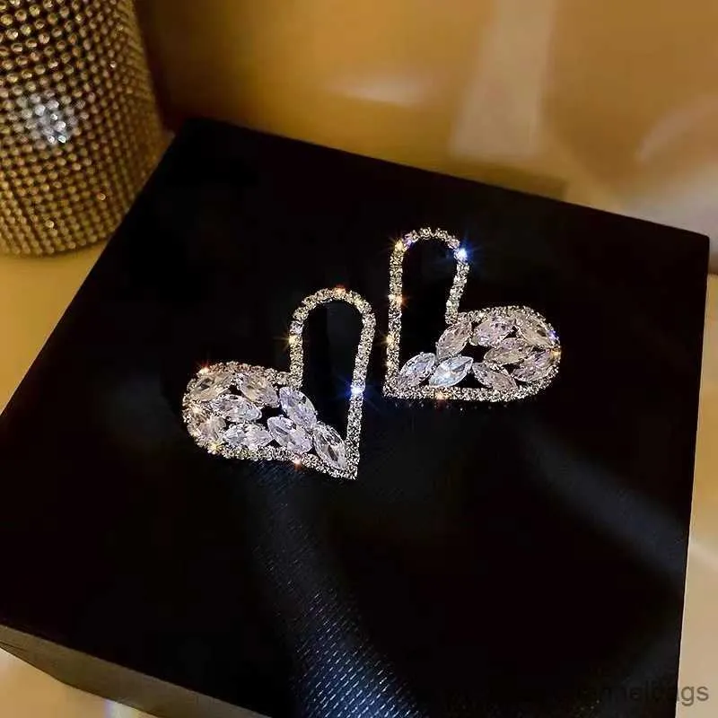 Шпилька изящные серьги с формой сердца для женщин, сияющий циркон, дизайн Большой свадебная серьга, блестящие ювелирные изделия