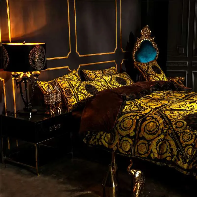 Luxury 5pcs Leopard Print Queen Gold Red Set di biancheria da letto King Designer Winter Worm Bedding Sets Copripiumino in stile europeo Copricuscini Lenzuolo Copripiumini set
