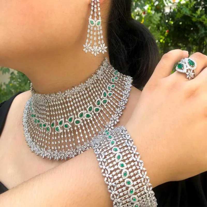 Halsbandörhängen Set Kellybola Luxury Exclusive Custom Dubai African Armband Ring 4st Women's Bridal Wedding Banket
