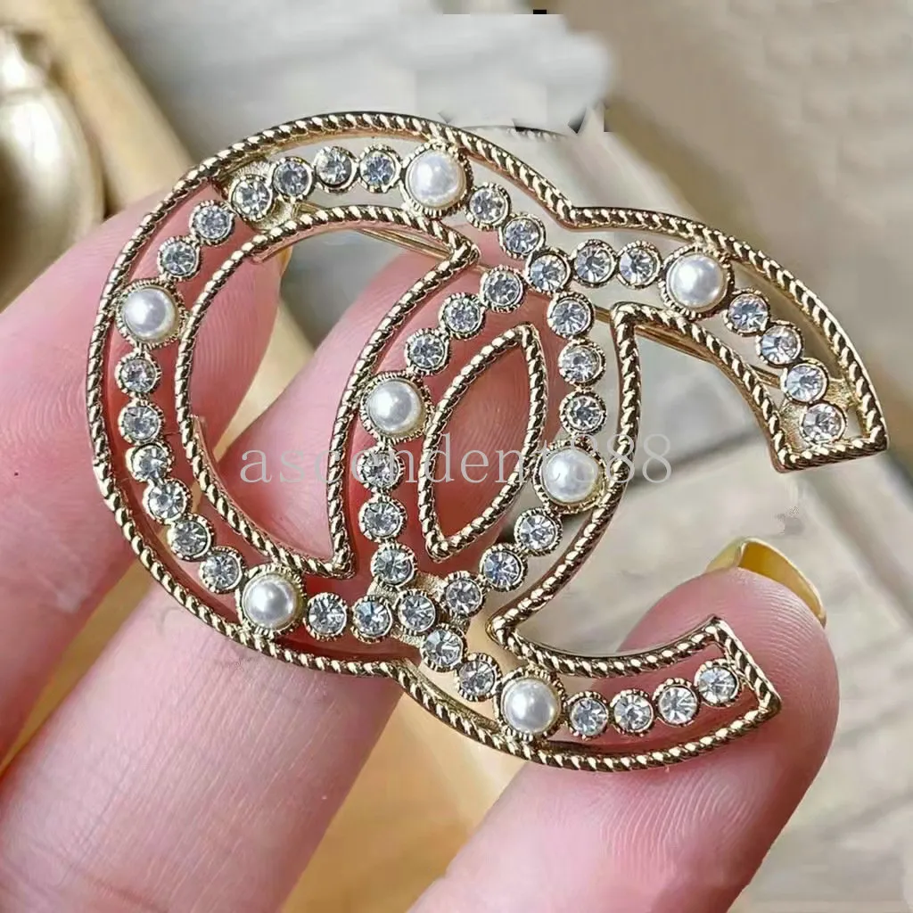 Brand Designer G Letter Brooches 18K Gold Plated Brooch Suit Pin Small  Sweet Wind Jewelry Accessories Wedding Party Gift265U From Pedmg, $5.57 |  DHgate.Com