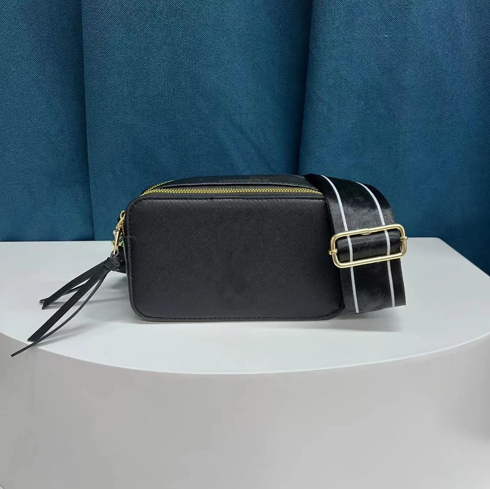 The snapshot small camera bag cheap