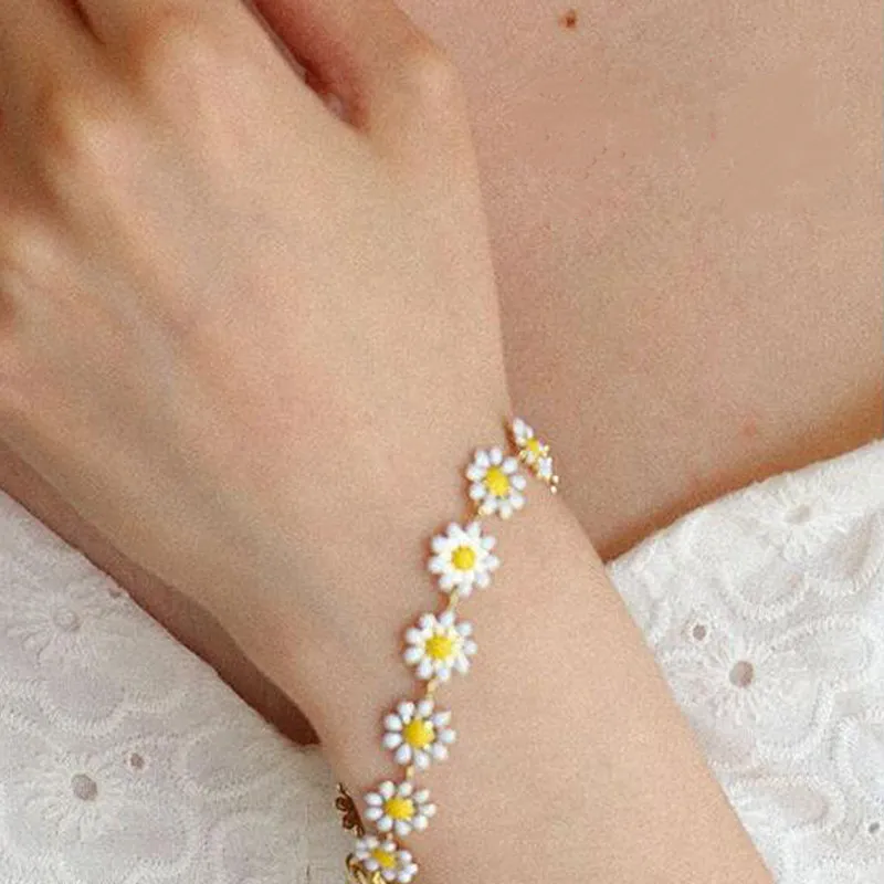 Moda coreana dolce margherita fiore braccialetto minimalista fiori estetici braccialetti di perle per le donne regalo gioielli festa di nozze