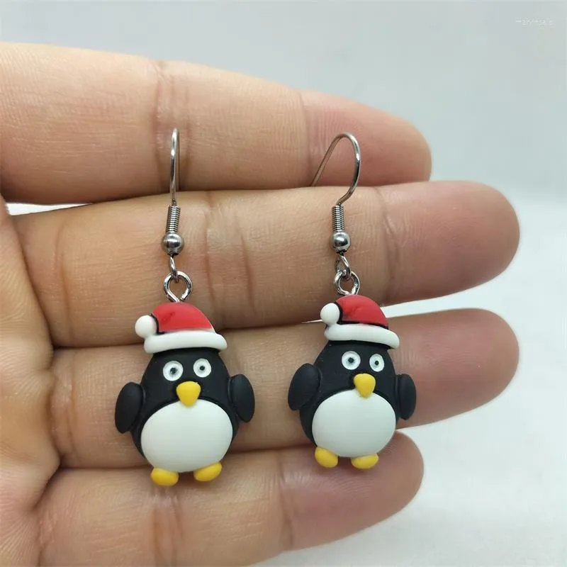 Bengelen oorbellen yungqi cartoon pinguïn voor vrouwen meisje kerstmis hoed dieren drop oorr earring unieke hook brincos para als mulheres