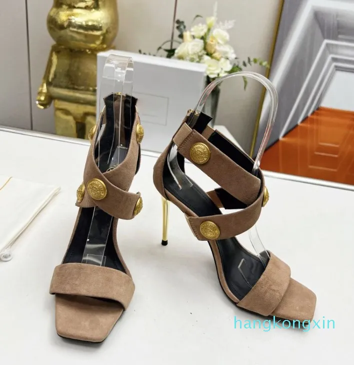Chaussures gold button hotsell