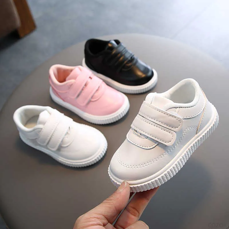 Athletic Outdoor Kids Sneakers pojkar skor flickor tränare barn läder skor vita svarta skolskor rosa casual sko flexibel ensamstående mode aa230511