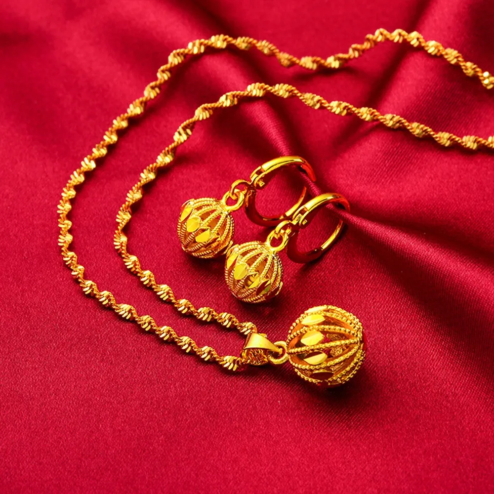أجوف مستديرة الكرة على شكل كرة نساء قلادة مجموعة 18K الذهب الأصفر مملوءة أزياء المجوهرات مجموعة المجوهرات
