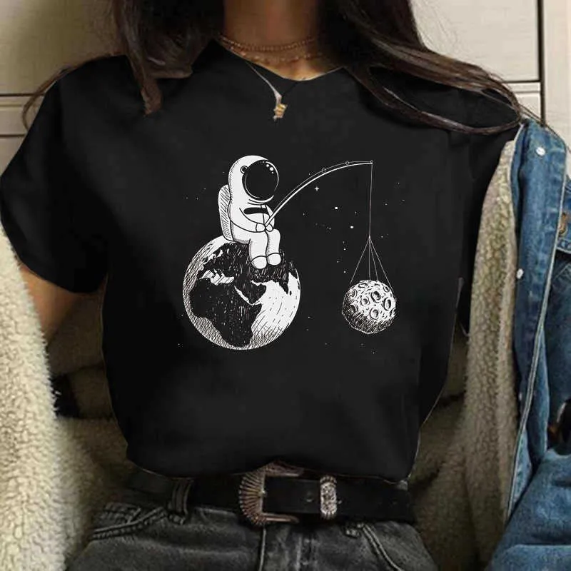 ブラジャーニューカートゥーン宇宙飛行士プリント女性Tシャツカジュアルラウンドネックトップスゆるいハラジュク半袖Tシャツ韓国スタイルブラックカレスP230512