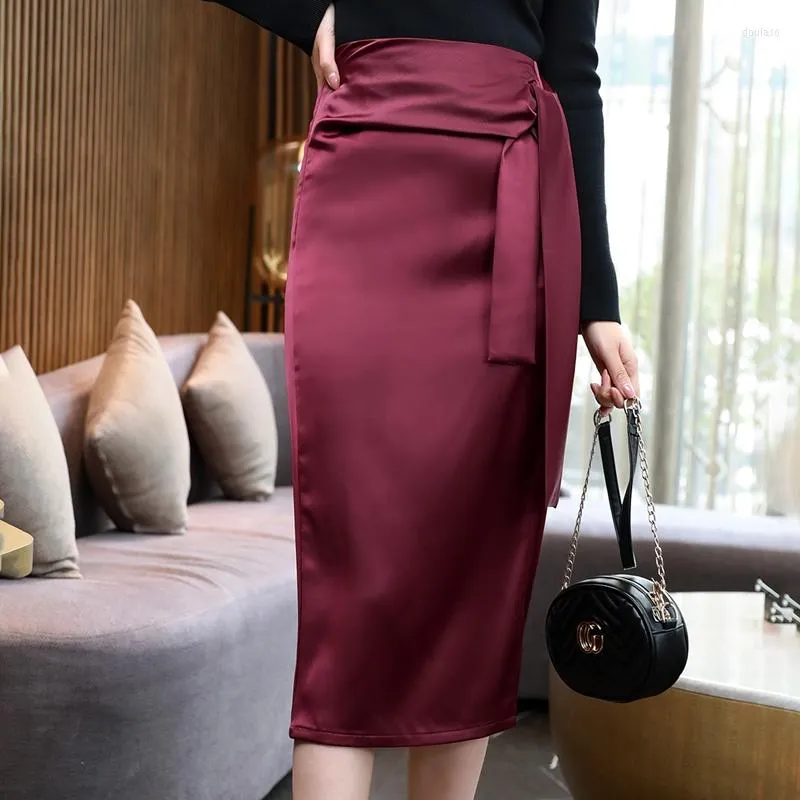 Jupe online crayon satin