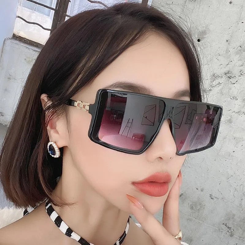Sunglasses One Piece Chain Leg Men Women Luxury Vintage Design Male Female Car Driving Sun Glasses Mirror Eyewear Shades 2023