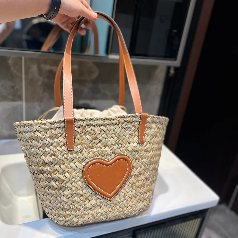 Straw holiday bags top