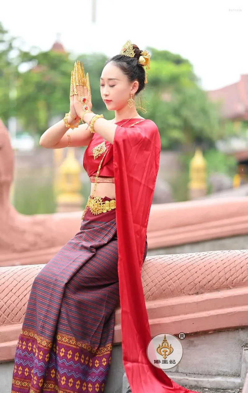 Ladies traditional dress discount