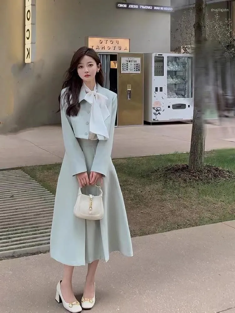 Tweede stuk jurk Insozkdg Spring Pakken vrouwen Koreaanse mode lange mouw korte suit jas hoge taille geplooide rok set vintage femme