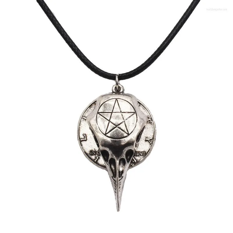 Colares pendentes Pentagram Crow Skull Hollow Colar Colar para homens e mulheres Rock europeu American Rock Dark Fashion Jewelry VGN238