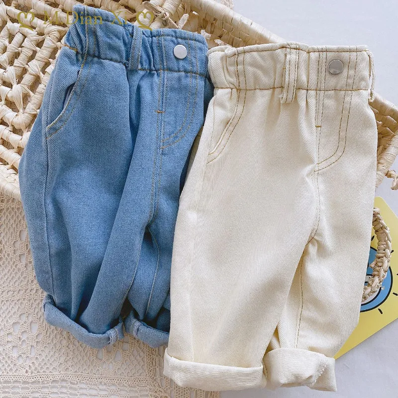 Jeans Autumn Baby Solid Color Jeans 0-3 år gammal Baby Autumn Clothes Girls Korean Hög midja Casual Pants Boys Pants Kids Jeans 230512