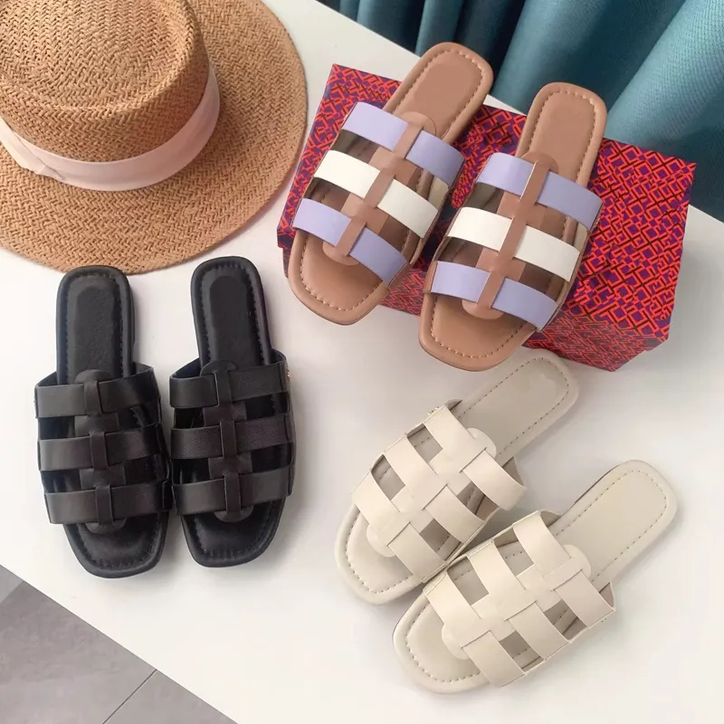 2023 Designer Luxo Strip Square Head Slides Chinelos Mulheres 100% Couro Ao Ar Livre Simples Retro Sandálias Abertas Ladys Soft Flat Flip-Flops Slipper Sapatos Tamanhos 35-40