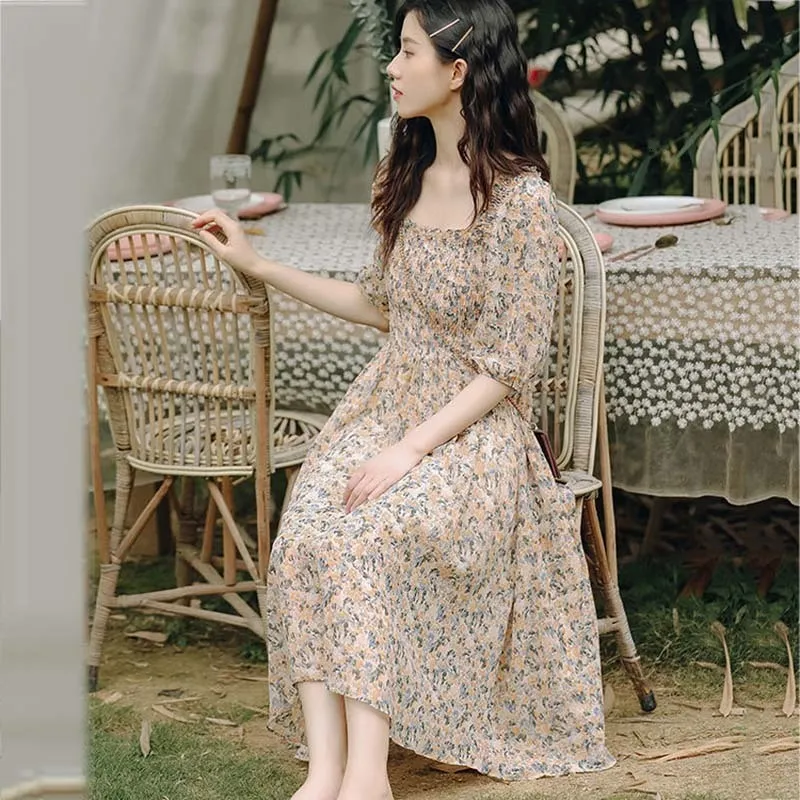 Floral Chiffon Dress: Elegant Puff Sleeve Vintage Style