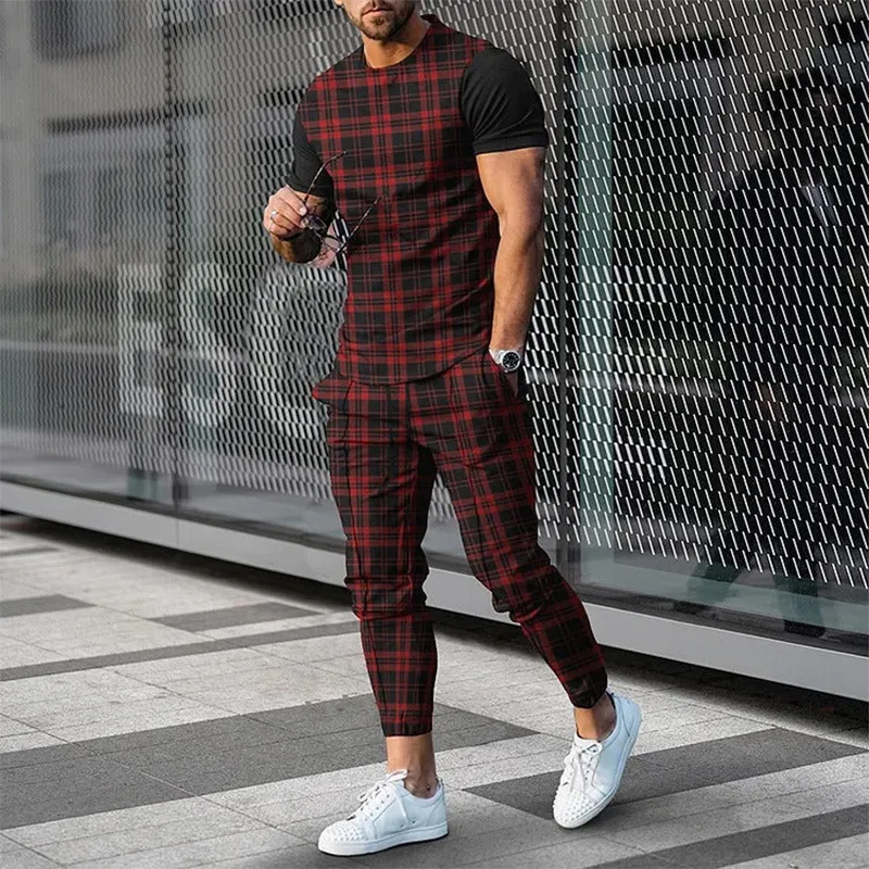 Mens Tracksuits Pant Set Summer Man Short Sleeve TShirt 2 Piece Tracksuit Outfit Red Lattice Print Retro Street Sports Suit Jogger Clothing 230511