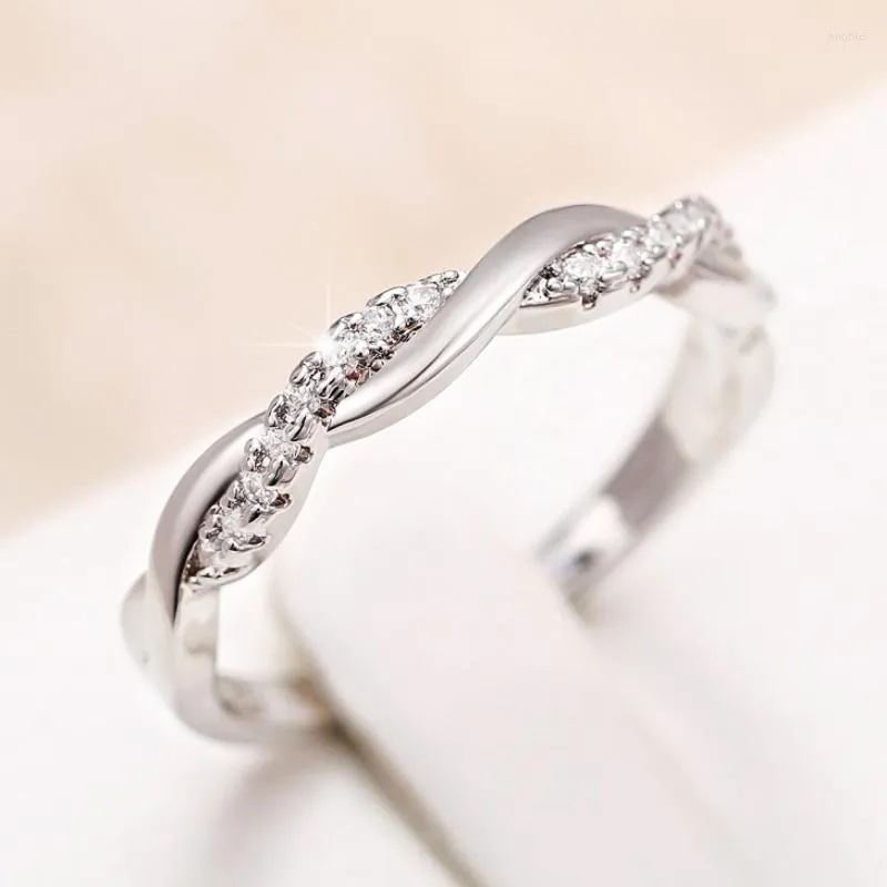 Anéis de casamento Caoshi elegante anel de noivado de senhora com twist shape design de jóias de moda bandas de jóias de zircônia brilhante Presente de acessórios