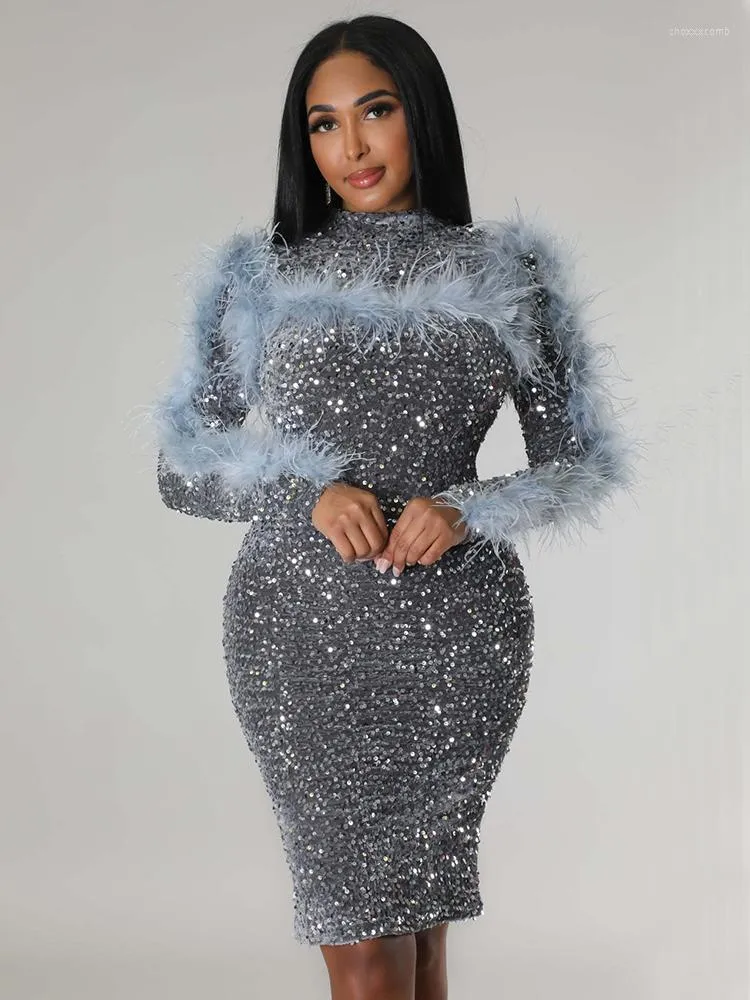 Abiti casual da sera di lusso per le donne Elegante manica lunga con paillettes senza schienale Piume Bodycon Package Hip Night Club Party Dress 2023