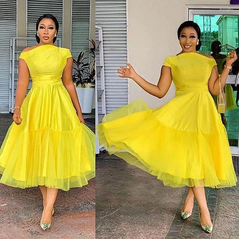 Vestido amarillo fluorescente sale
