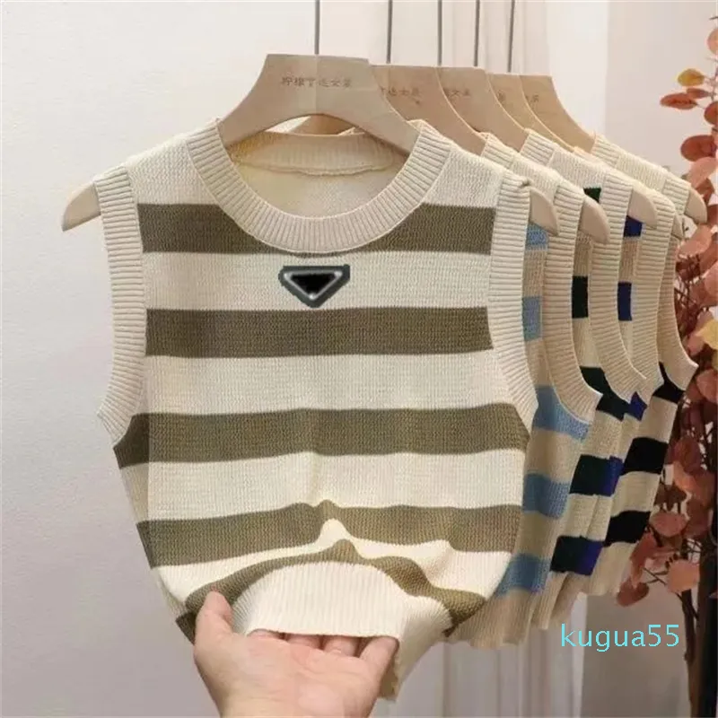 2023 Designer Kvinnor Knits Tees Womens ärmlös undertröja monterad Vest Spring och Summer Sweaters S M L