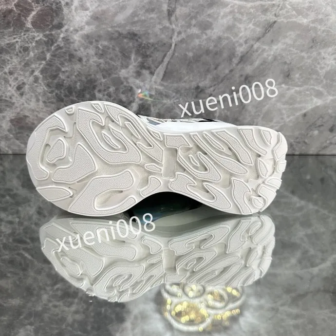 2023New casual schoenen Designer Lederen veter sneaker Mode Running Trainers Letters Woman Shoes Flat Printed Gym Sneakers