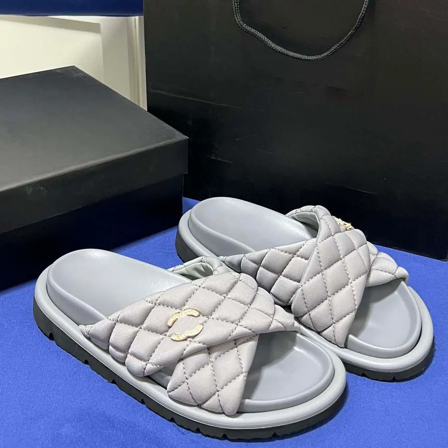 Parachute quilted slippers sale