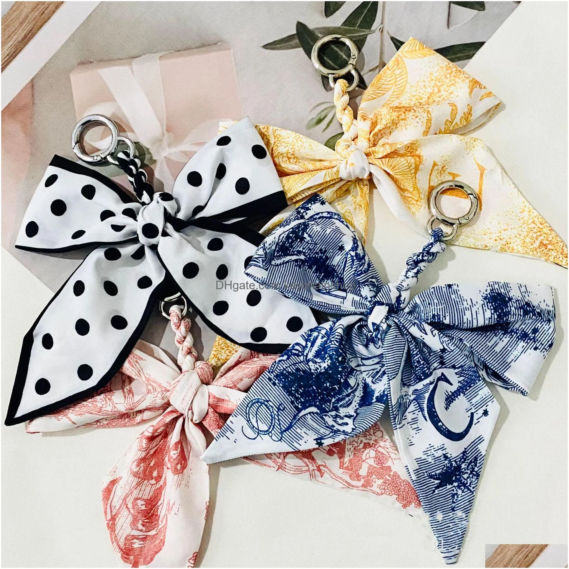 Nyckelringar Ny Alfabetet Silk Sarf Chain Bow Keychain Creative Party Fvaor Fashion Car Keyring Ladies Bag Pendant Drop Delivery Jewelr Dhjhz