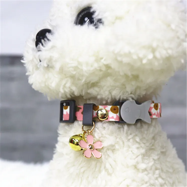 2023 Hundehalsbänder, Leinen, Haustierhalsband, neues Produkt, kleines Gänseblümchen-Katzenhalsband, niedliches Glocken-Hundehalsband