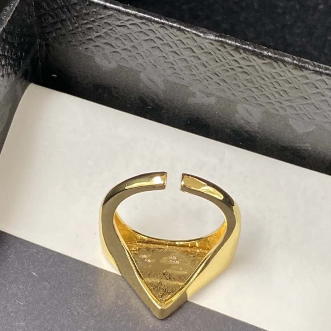 Joyalukkas couple rings deals