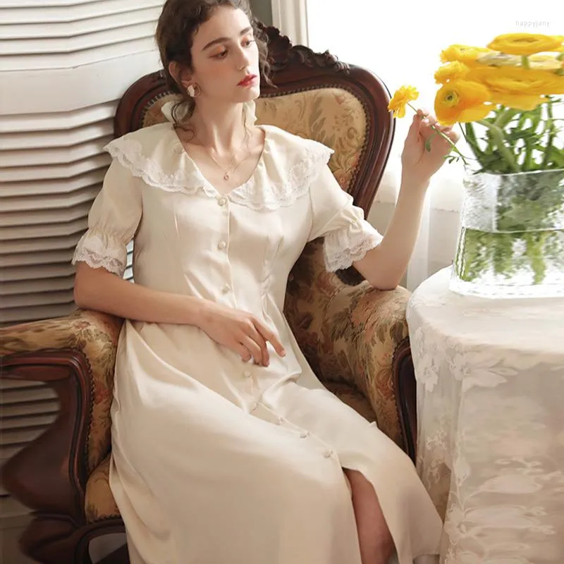 Vintage inspired nightgown shop