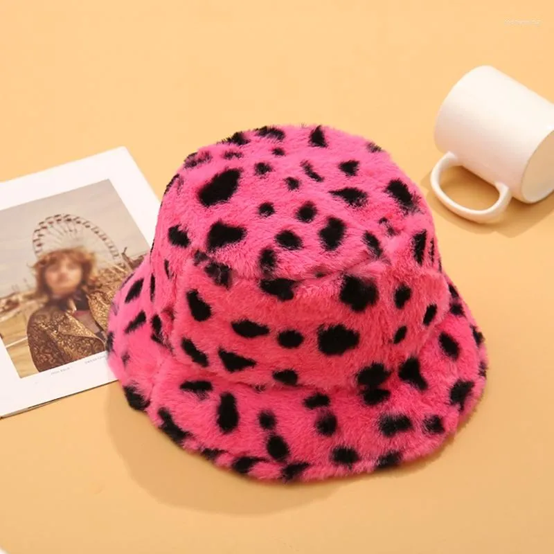 Beretten Vintage Fluffy Embet Hat Leopard Print Plush Fisherman Cap Ooorbescherming Wijd richthoed bedekken Gezicht warm